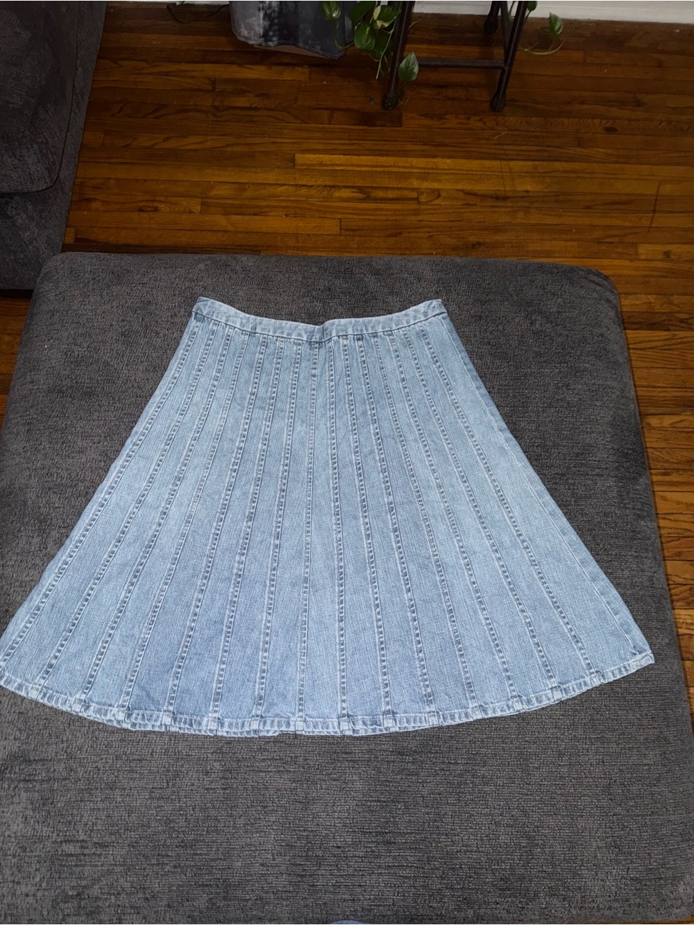 Christopher & Banks Denim A-Line Midi Skirt Size 8 Light Wash 100% Cotton EUC - Picture 3 of 8